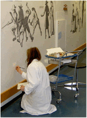 Retuschering av mekaniska skador p� muralm�lning